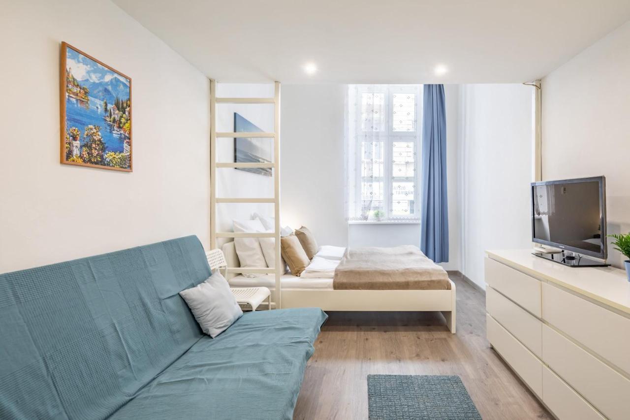 Simple And Central A C Home بودابست المظهر الخارجي الصورة
