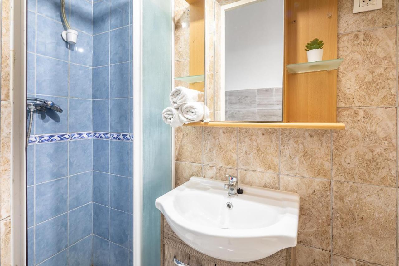 Simple And Central A C Home بودابست المظهر الخارجي الصورة